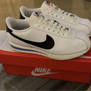 NEW WHITE NIKE CORTZ SIZE 7